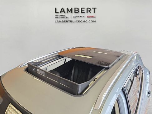 Used 2023 Buick Envision Avenir image 32