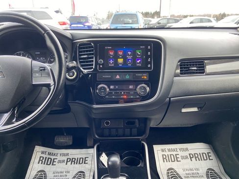 Used 2017 Mitsubishi Outlander SEL image 25