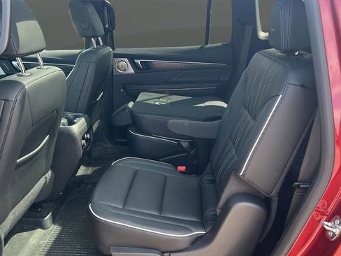 Used 2026 Buick Enclave Avenir w/ Super Cruise Package AWD/4WD image 16