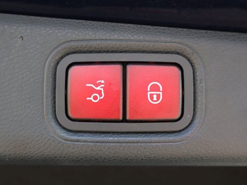 Used 2021 Mercedes-Benz E 350 Sedan w/ Premium Package image 21