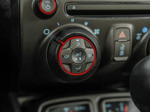 Used 2010 Chevrolet Camaro SS RWD image 19