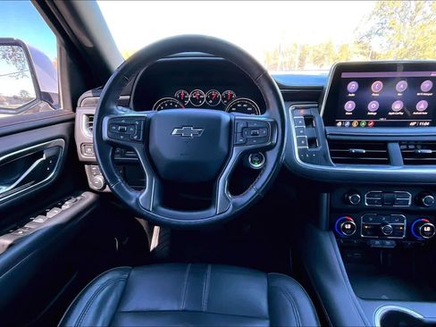 Used 2021 Chevrolet Suburban RST w/ Luxury Package image 6