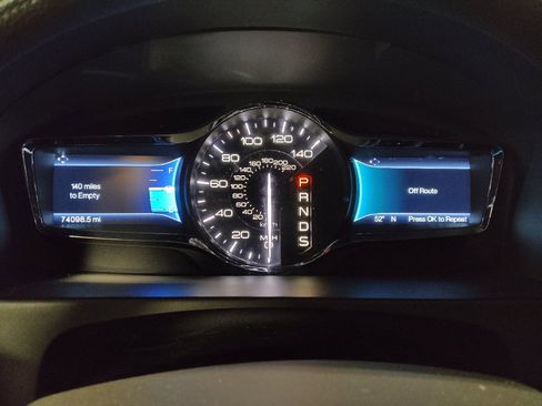 Used 2014 Lincoln MKX FWD w/ Equipment Group 101A image 23