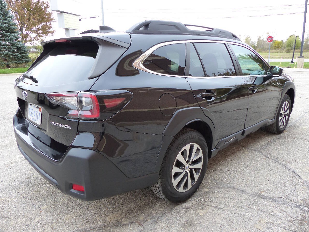 Used 2023 Subaru Outback Premium AWD/4WD image 12