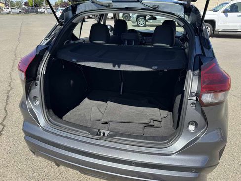 Used 2021 Nissan Kicks S image 17