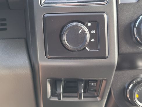 Used 2022 Ford F550 4x4 SuperCab Super Duty image 17