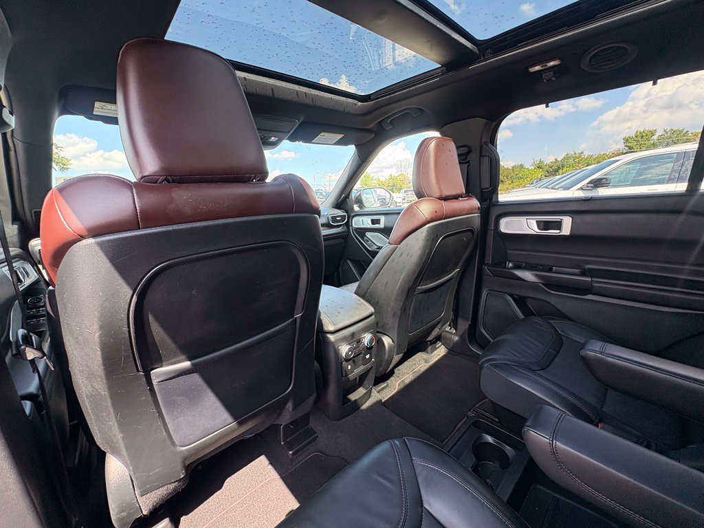 Used 2020 Ford Explorer Platinum w/ Premium Technology Package AWD/4WD image 27