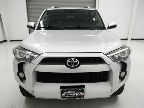 Used 2016 Toyota 4Runner SR5 image 2