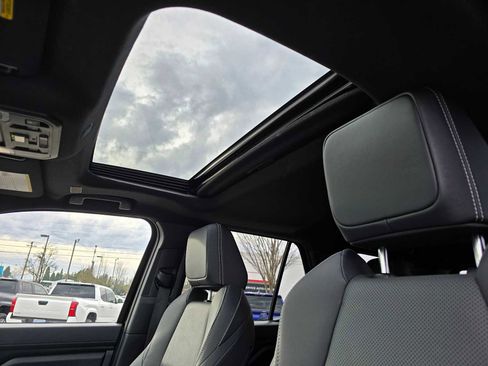 Certified 2025 Toyota 4Runner TRD Off-Road Premium image 23