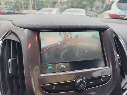 Used 2017 Chevrolet Cruze LT w/ Convenience Package image 17