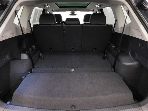 Used 2024 Volkswagen Tiguan SE image 17