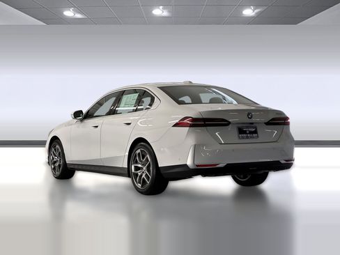 Used 2026 BMW 530i w/ Premium Package image 3