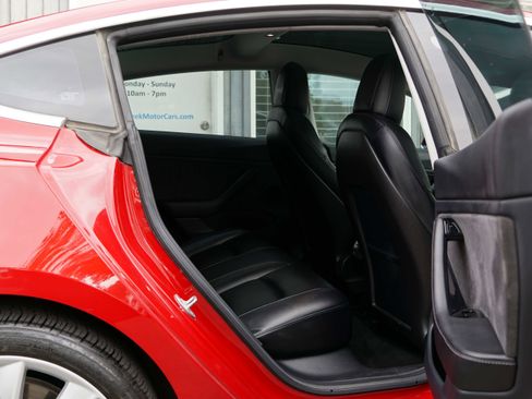 Used 2018 Tesla Model 3 Long Range image 26