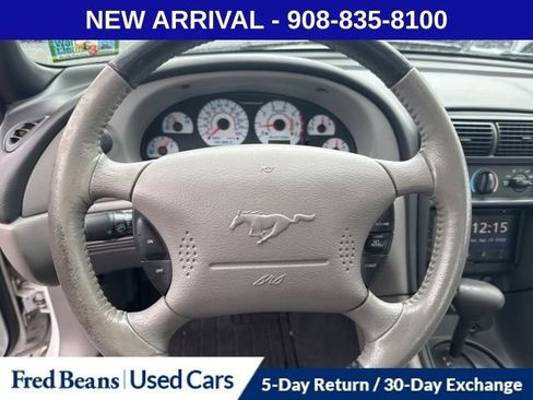 Used 2004 Ford Mustang Coupe RWD image 12