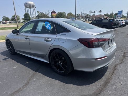 Used 2025 Honda Civic Sport image 8