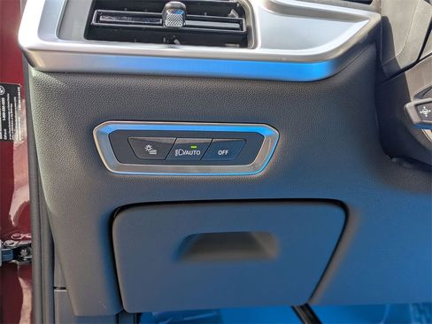 New 2025 BMW X7 xDrive40i w/ Premium Package image 11