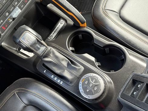 Used 2021 Ford Bronco Badlands image 13