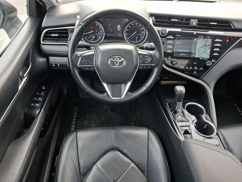 Used 2019 Toyota Camry XLE w/ Navigation Package image 11