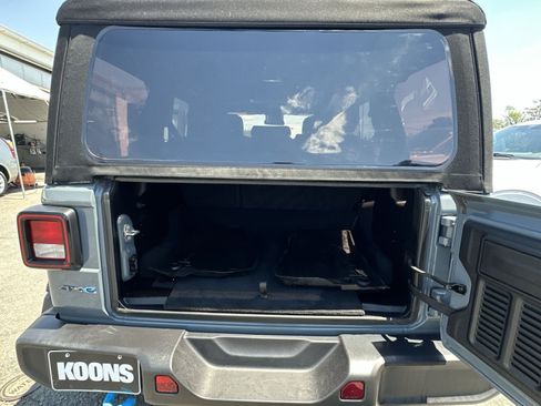 Used 2024 Jeep Wrangler Unlimited AWD/4WD image 32