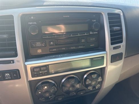Used 2004 Toyota 4Runner Limited image 13