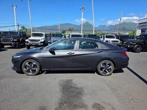 Used 2022 Hyundai Elantra Limited w/ Cargo Package FWD image 2