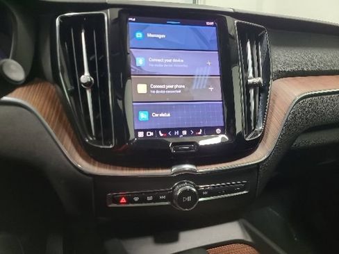 Used 2023 Volvo XC60 B5 Plus AWD/4WD image 29
