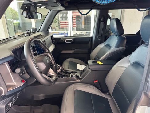 Certified 2022 Ford Bronco Outer Banks w/ Sasquatch Package AWD/4WD image 15