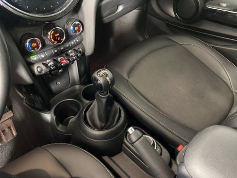 Certified 2022 MINI Cooper 2-Door Hardtop image 22