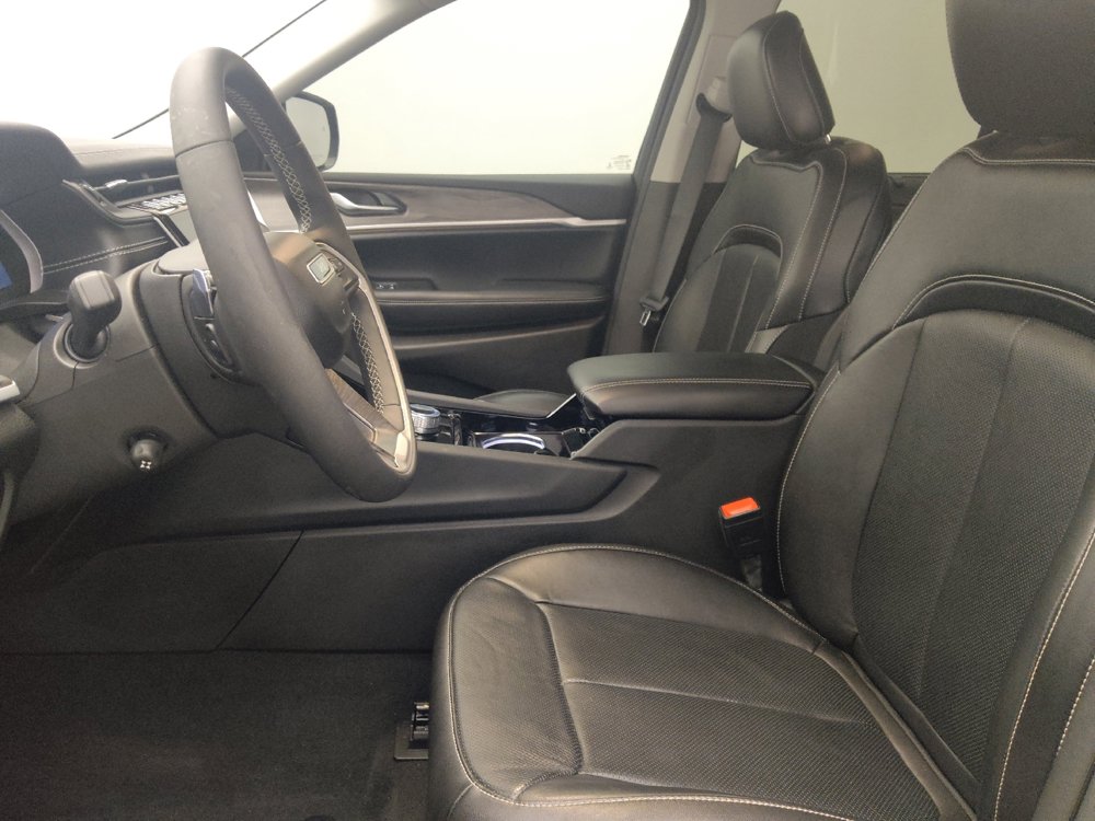 Used 2022 Jeep Grand Cherokee Limited w/ Luxury Tech Group II RWD image 17