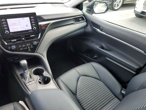 Used 2023 Toyota Camry SE w/ Convenience Package image 15