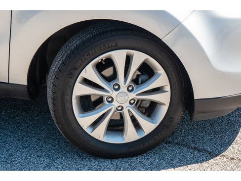 Used 2015 Kia Soul + FWD image 26