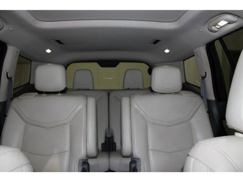 Used 2020 Cadillac XT6 Premium Luxury w/ LPO, Floor Liner Package image 29