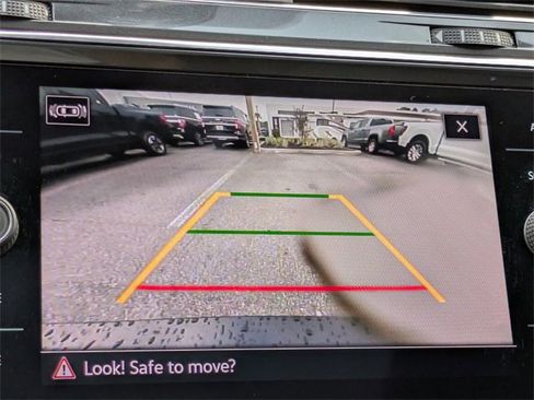 Used 2022 Volkswagen Tiguan SE R-Line image 20