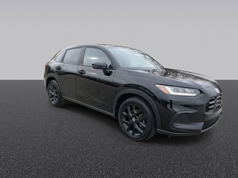 Used 2025 Honda HR-V Sport image 3