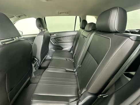 Used 2023 Volkswagen Tiguan SE FWD image 35
