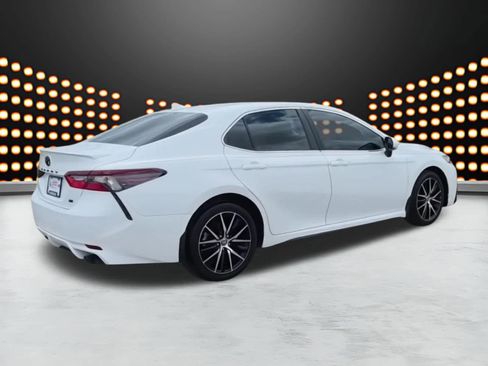 Used 2023 Toyota Camry SE FWD image 8