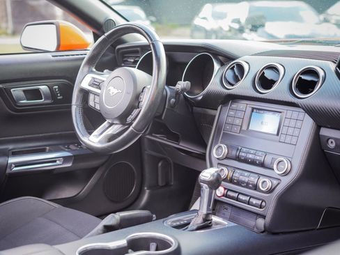 Used 2021 Ford Mustang Convertible RWD image 10