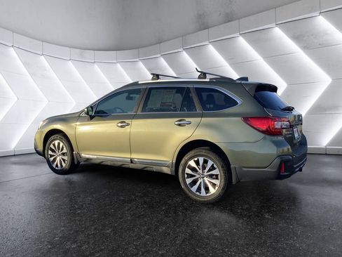 Used 2018 Subaru Outback 2.5i Touring image 6