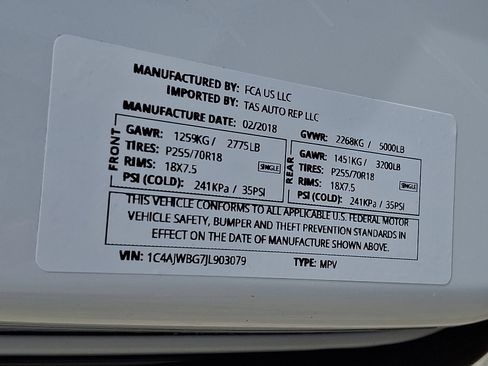 Used 2018 Jeep Wrangler Sahara w/ Connectivity Group AWD/4WD image 29