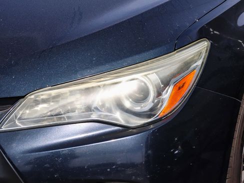 Used 2015 Toyota Camry LE image 2