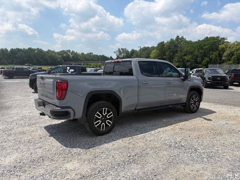 Used 2025 GMC Sierra 1500 AT4 w/ Technology Package AWD/4WD image 10