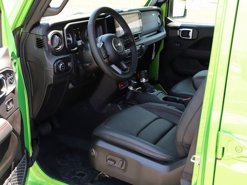 New 2025 Jeep Gladiator Rubicon w/ Safety Group image 12