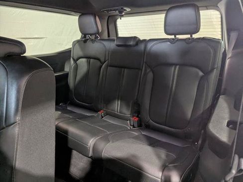 Certified 2022 Jeep Wagoneer Series II w/ Rear Seat Video Group 1 AWD/4WD image 15