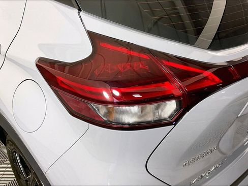 Used 2024 Nissan Kicks SR w/ SR Premium Package image 39