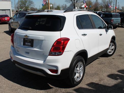 Used 2019 Chevrolet Trax LT w/ LT Convenience Package image 5