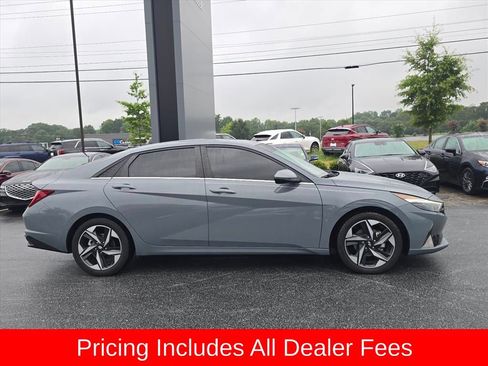 Used 2022 Hyundai Elantra Limited FWD image 2