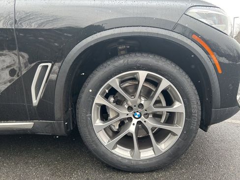 Used 2023 BMW X5 xDrive40i w/ Premium Package image 3