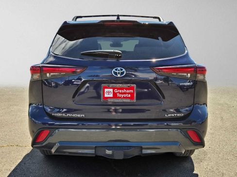 Used 2024 Toyota Highlander Limited AWD/4WD image 5
