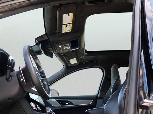 Used 2022 Jaguar F-PACE SVR image 40