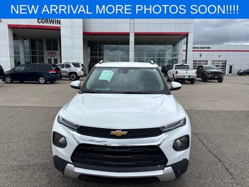 Used 2023 Chevrolet TrailBlazer LT AWD/4WD image 2